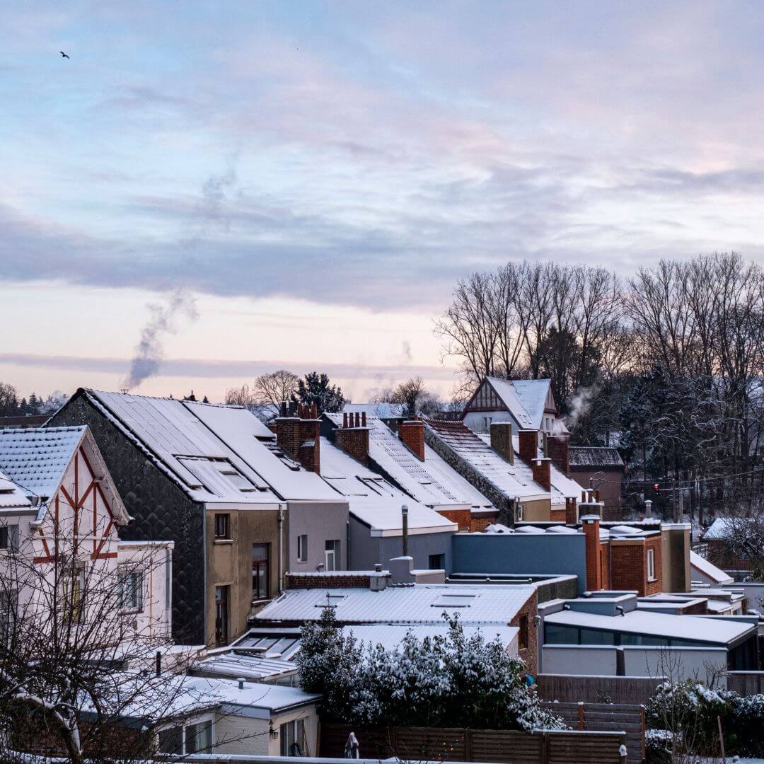 Preparing Your Roof for Winter: Essential Maintenance Tips 3 svg+xml;charset=utf