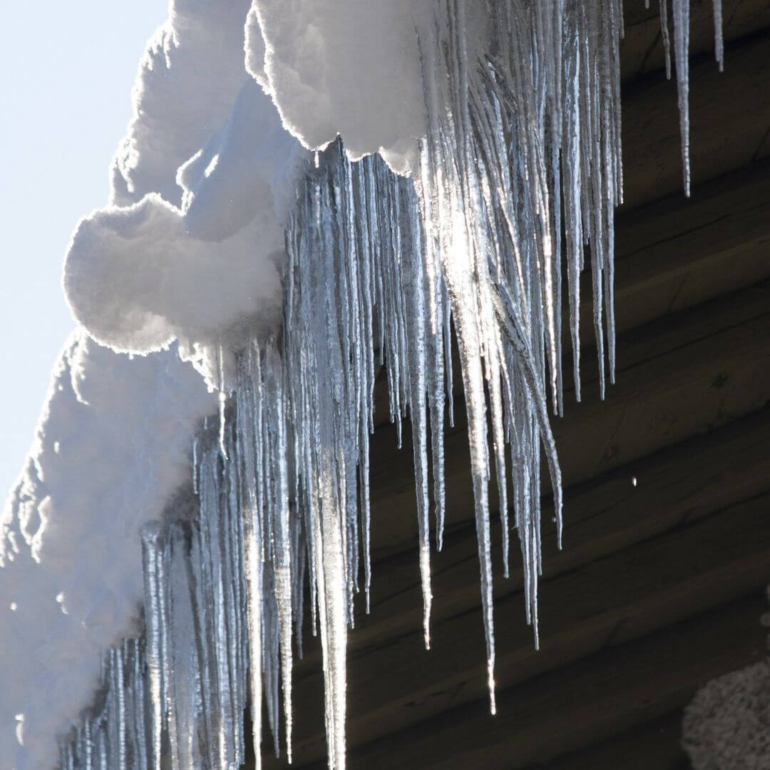 Preparing Your Roof for Winter: Essential Maintenance Tips 4 svg+xml;charset=utf