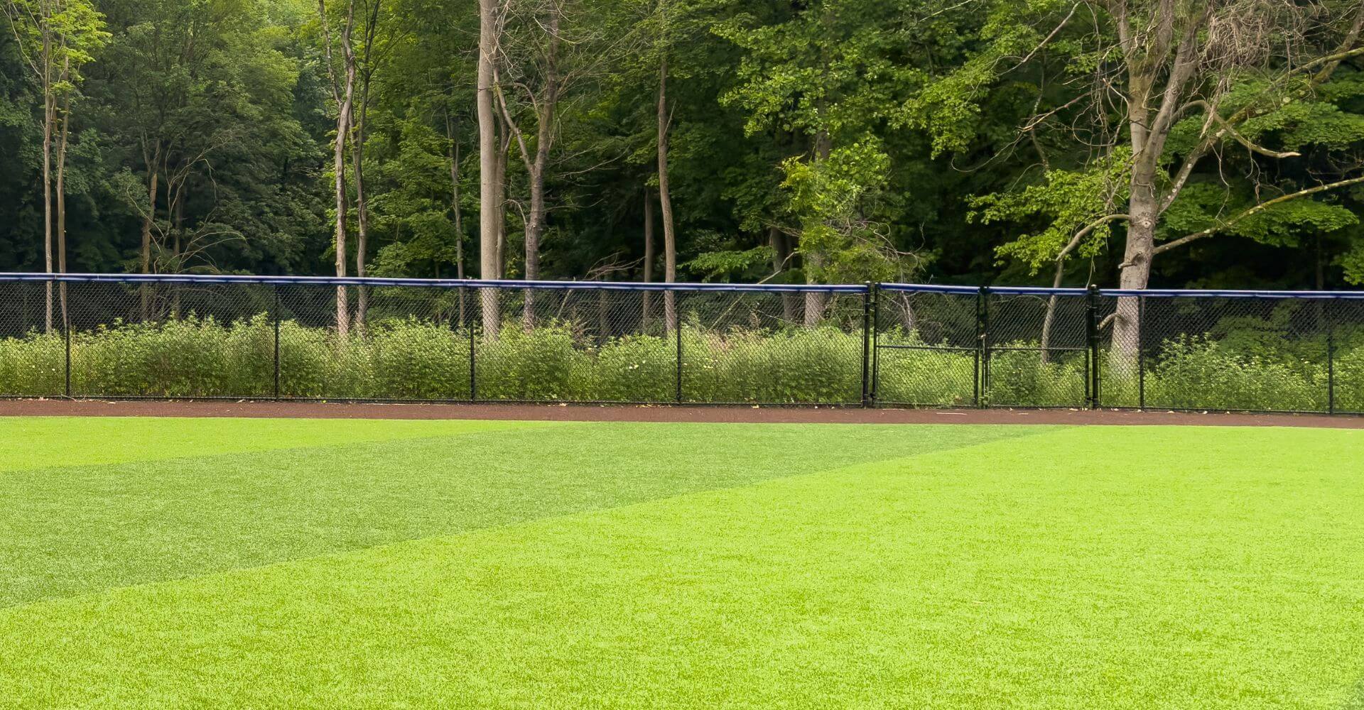 4 Benefits of Installing Artificial Turf This Winter