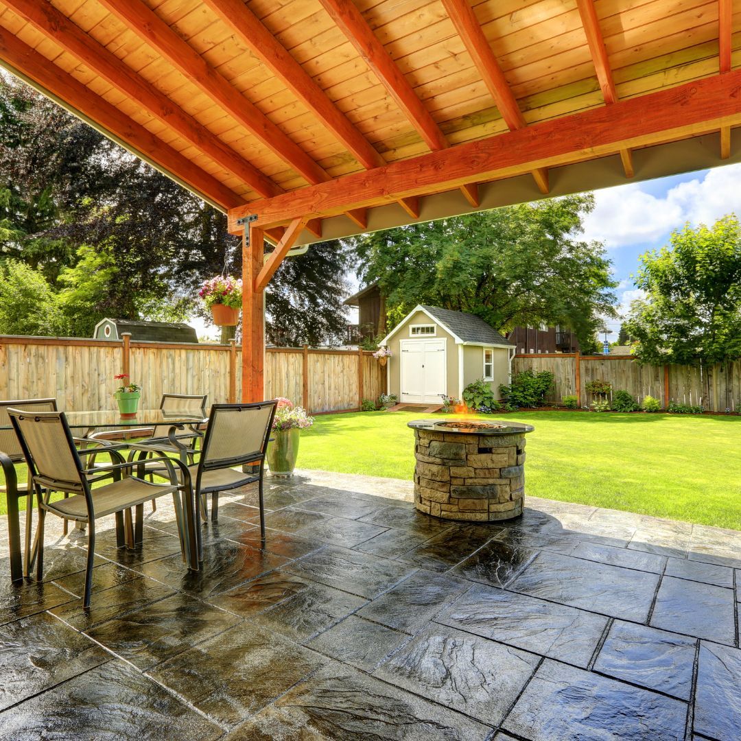 Transform Your Outdoor Space: Designing the Perfect Pergola for All Seasons 4 svg+xml;charset=utf